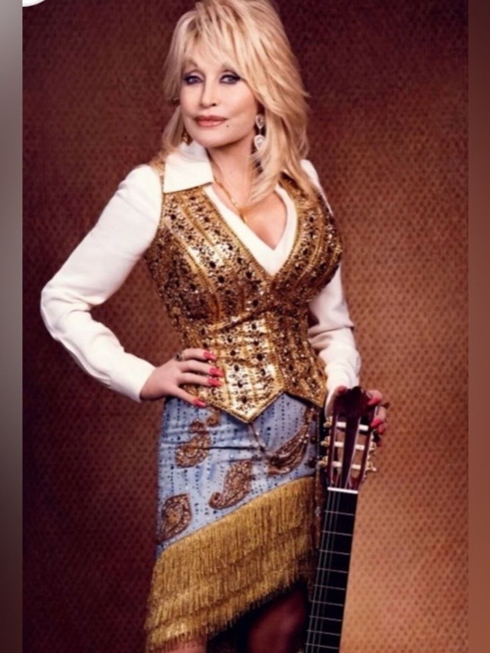 Dolly Parton: Behind the Seams: My Life in Rhinestones — Coffee Table Book - Picture 4 of 16